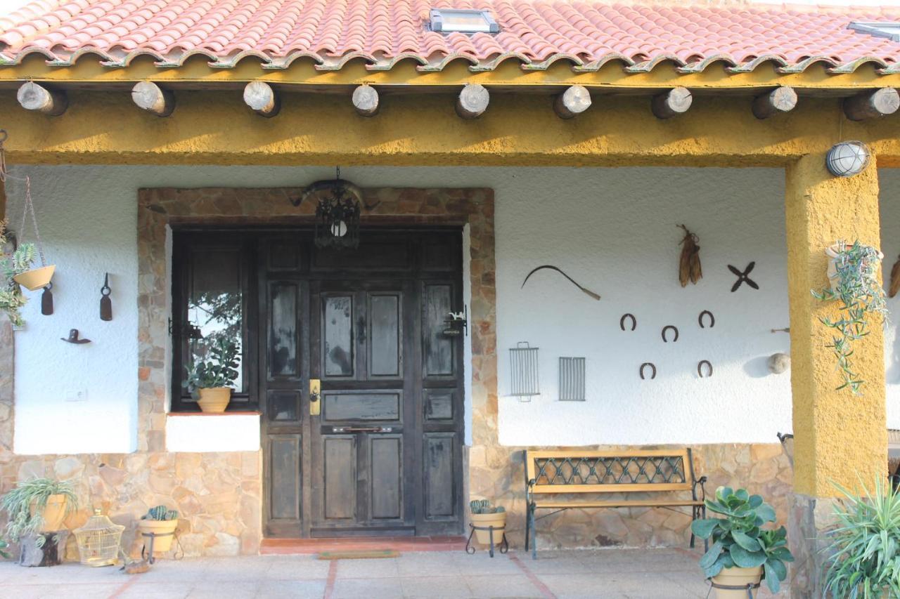 Casa Rural La Coscoja เมรีดา ภายนอก รูปภาพ